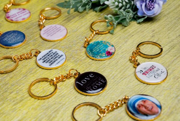 Round Keychain R